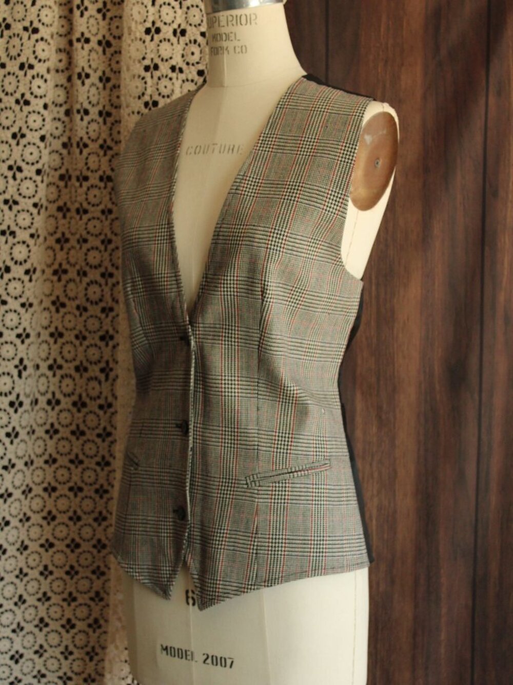Vintage 1980s Women's Vest, Rafaella Black White and Red Plaid Wool, Size Medium - Picture 7 of 11